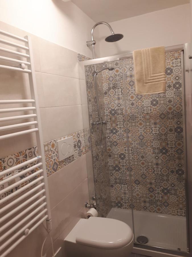 Le Camere Di Sabrina Con Bagno In Camera Sarzana Exterior foto