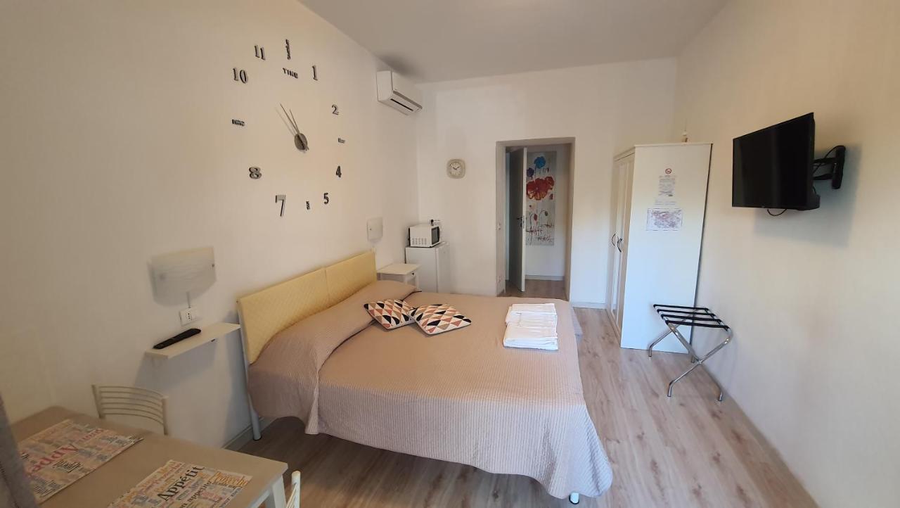 Le Camere Di Sabrina Con Bagno In Camera Sarzana Exterior foto