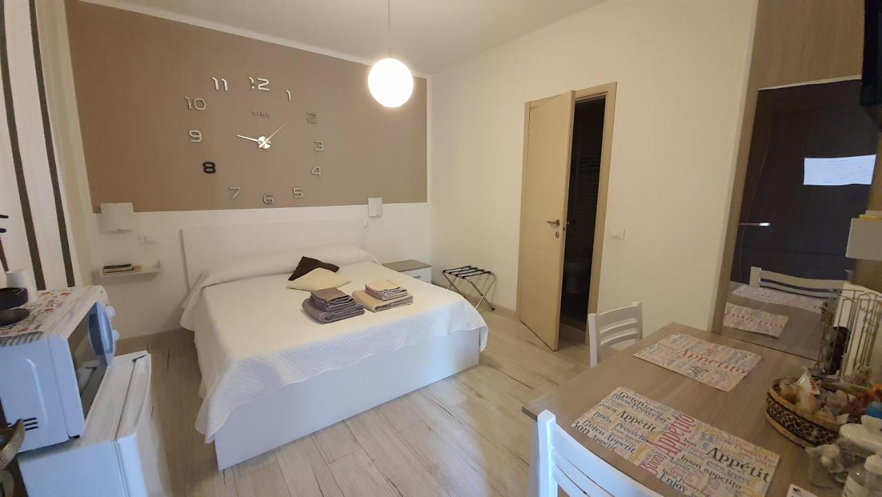 Le Camere Di Sabrina Con Bagno In Camera Sarzana Exterior foto