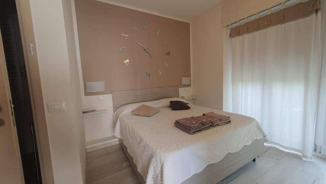 Le Camere Di Sabrina Con Bagno In Camera Sarzana Exterior foto