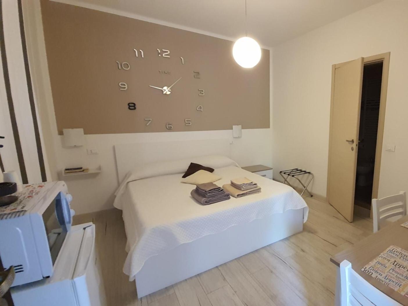 Le Camere Di Sabrina Con Bagno In Camera Sarzana Exterior foto