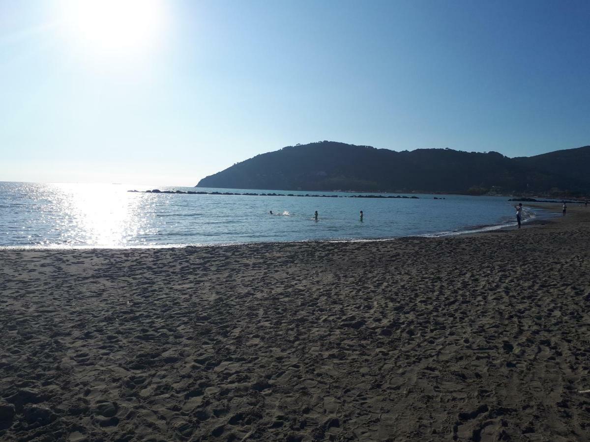 Le Camere Di Sabrina Con Bagno In Camera Sarzana Exterior foto