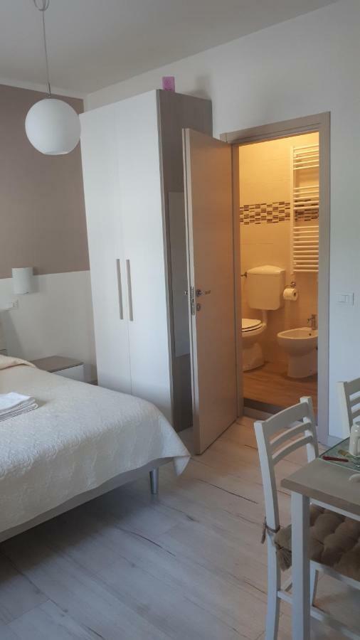Le Camere Di Sabrina Con Bagno In Camera Sarzana Exterior foto